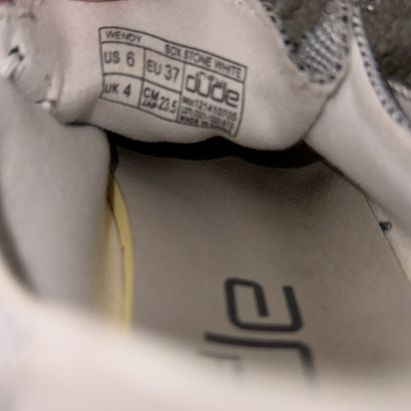 Hey Dude shoes Women’s size 6, men’s size 4.5 - Picture 6 of 6